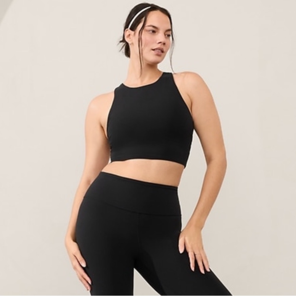 Athleta Conscious Crop